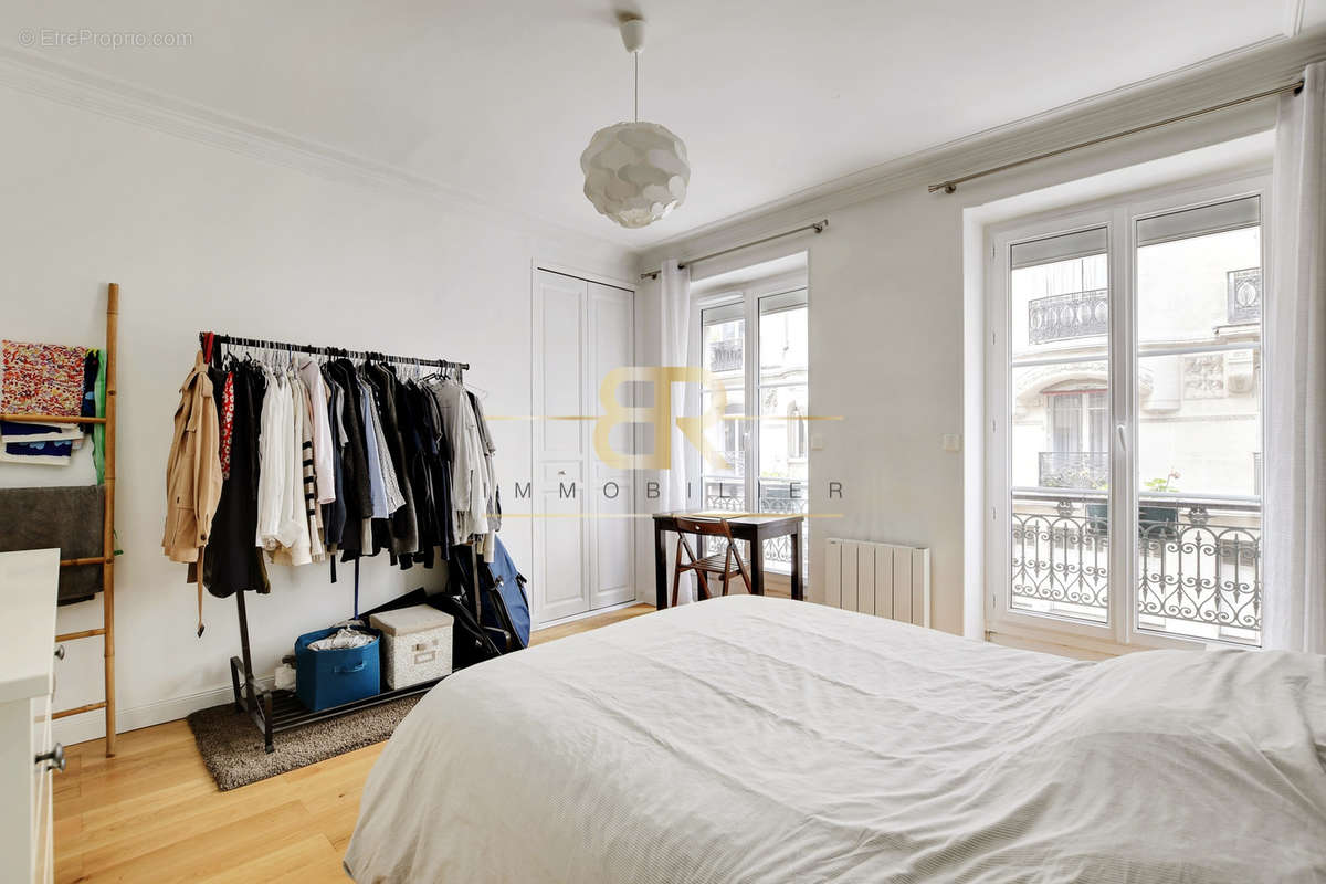 Appartement à PARIS-17E