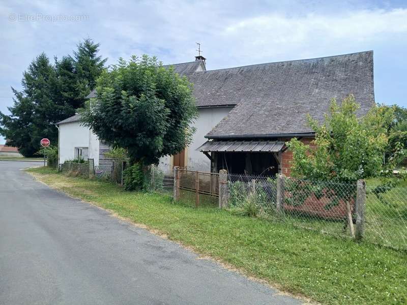 Maison à SAVIGNAC-LEDRIER