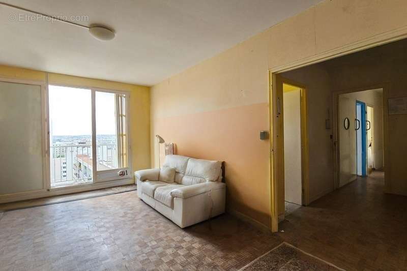 Appartement à LEVALLOIS-PERRET