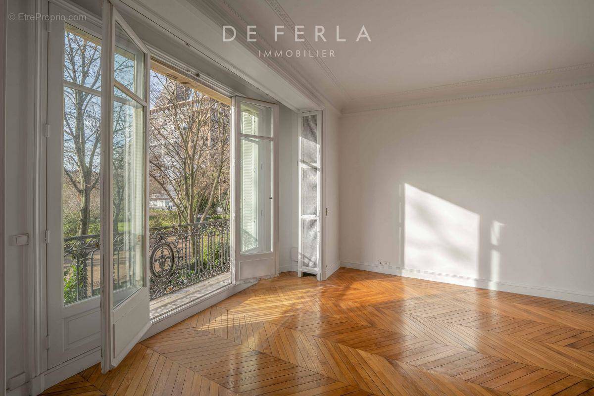 Appartement à PARIS-7E