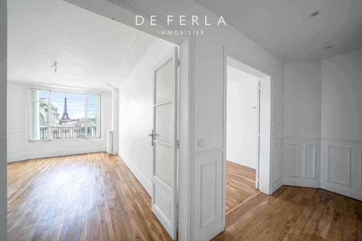 Appartement à PARIS-15E