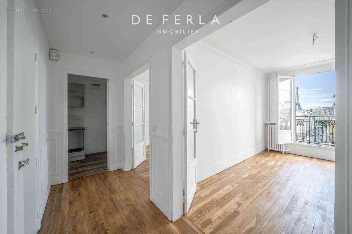 Appartement à PARIS-15E