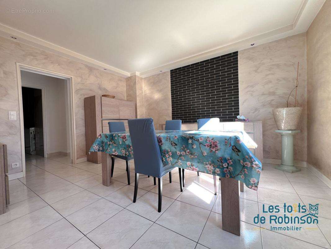 Appartement à LE PLESSIS-ROBINSON