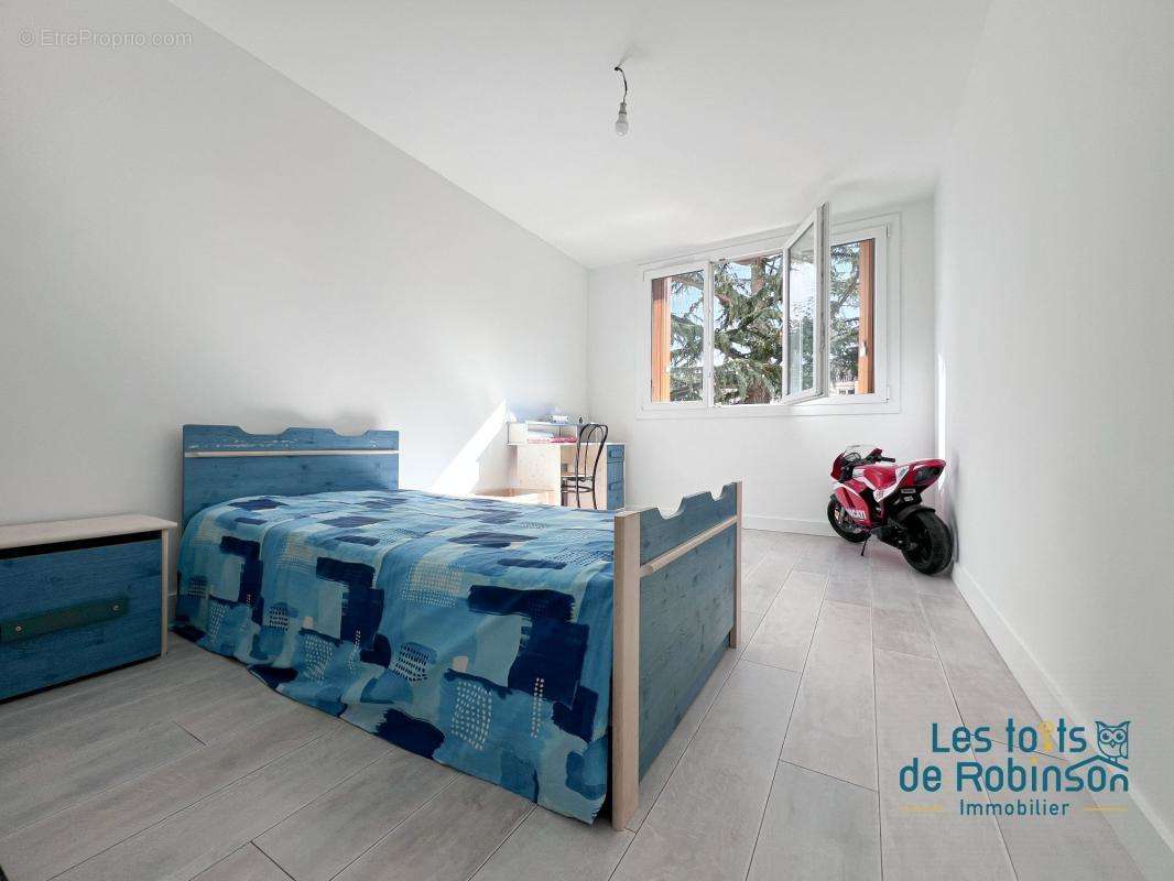 Appartement à LE PLESSIS-ROBINSON