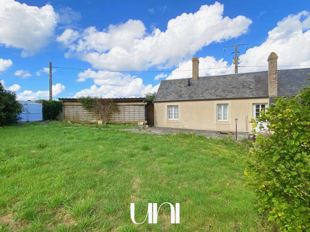 Maison à LONGUES-SUR-MER