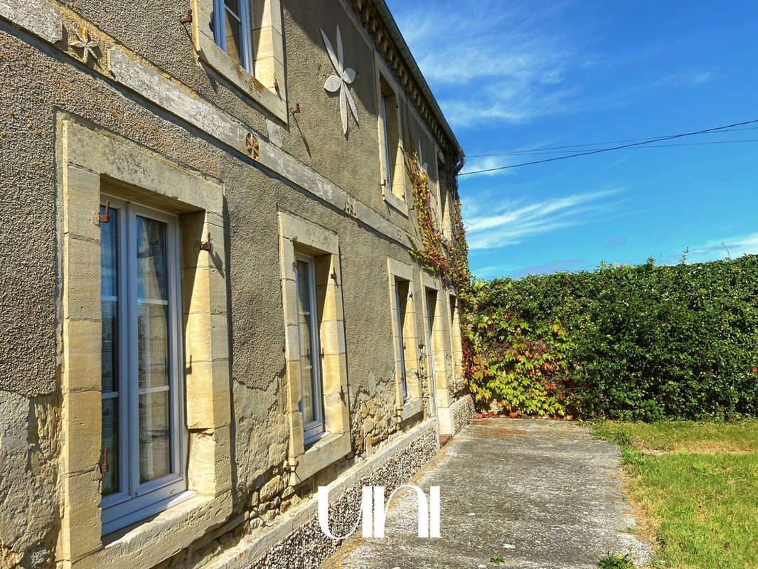 Maison à LONGUES-SUR-MER