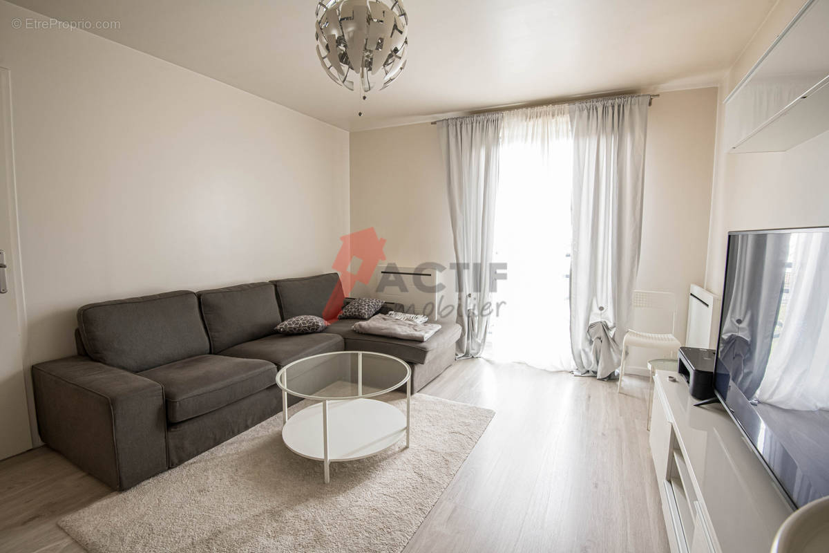 Appartement à CORBEIL-ESSONNES