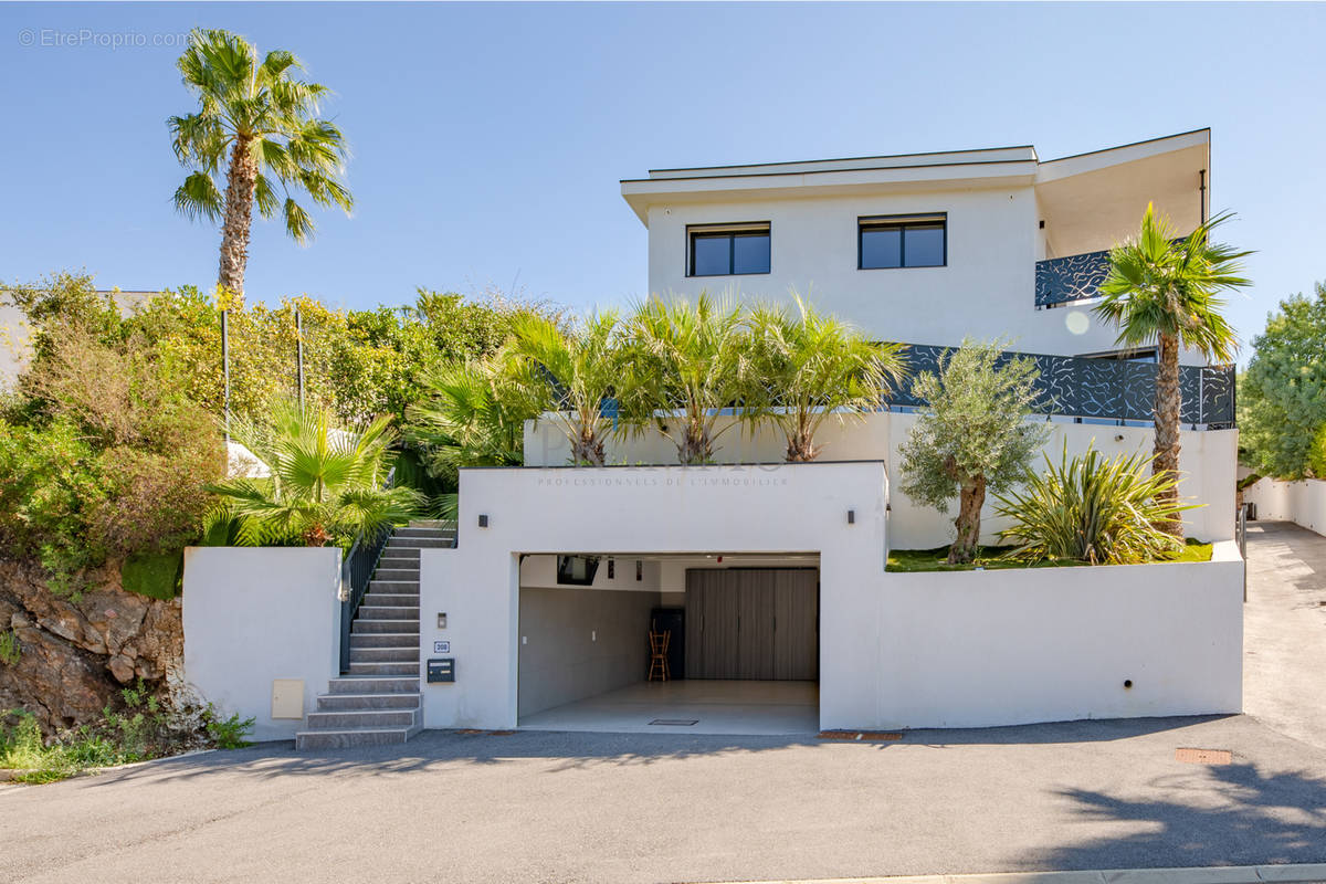 Maison à FREJUS