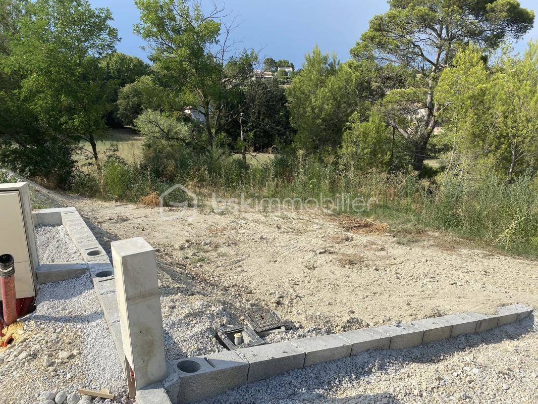 Terrain à CHATEAUNEUF-DE-GADAGNE