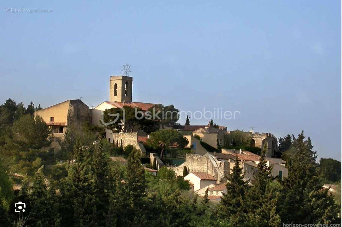 Terrain à CHATEAUNEUF-DE-GADAGNE