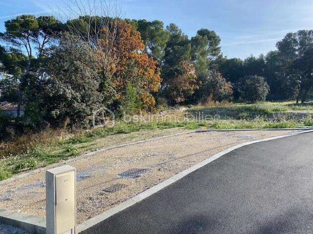 Terrain à CHATEAUNEUF-DE-GADAGNE