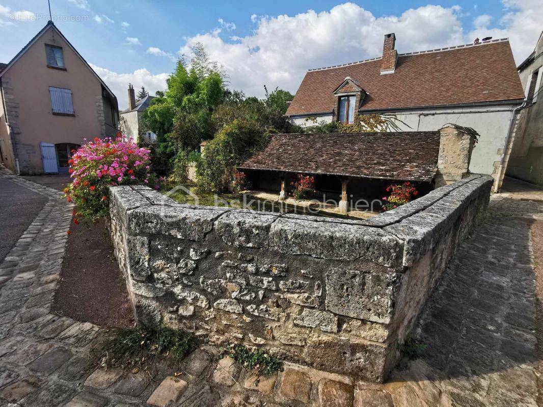 Maison à FERRIERES-EN-GATINAIS