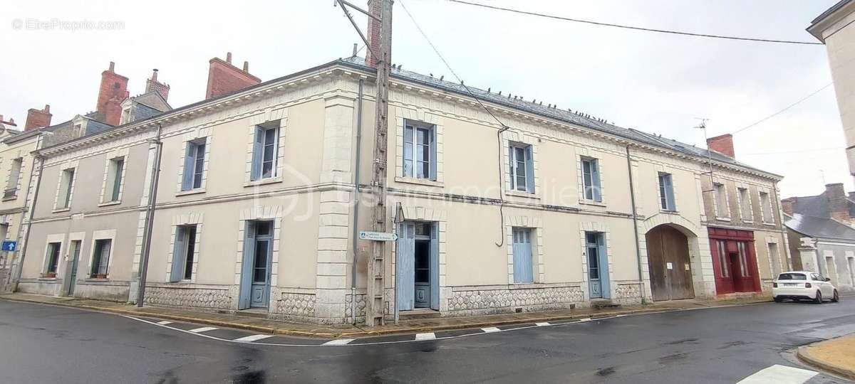 Maison à CHANNAY-SUR-LATHAN