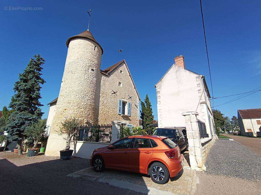 Maison à LA CHARITE-SUR-LOIRE