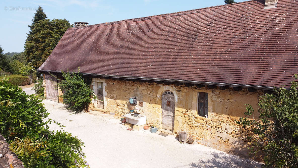 Maison à SAINT-GENIES