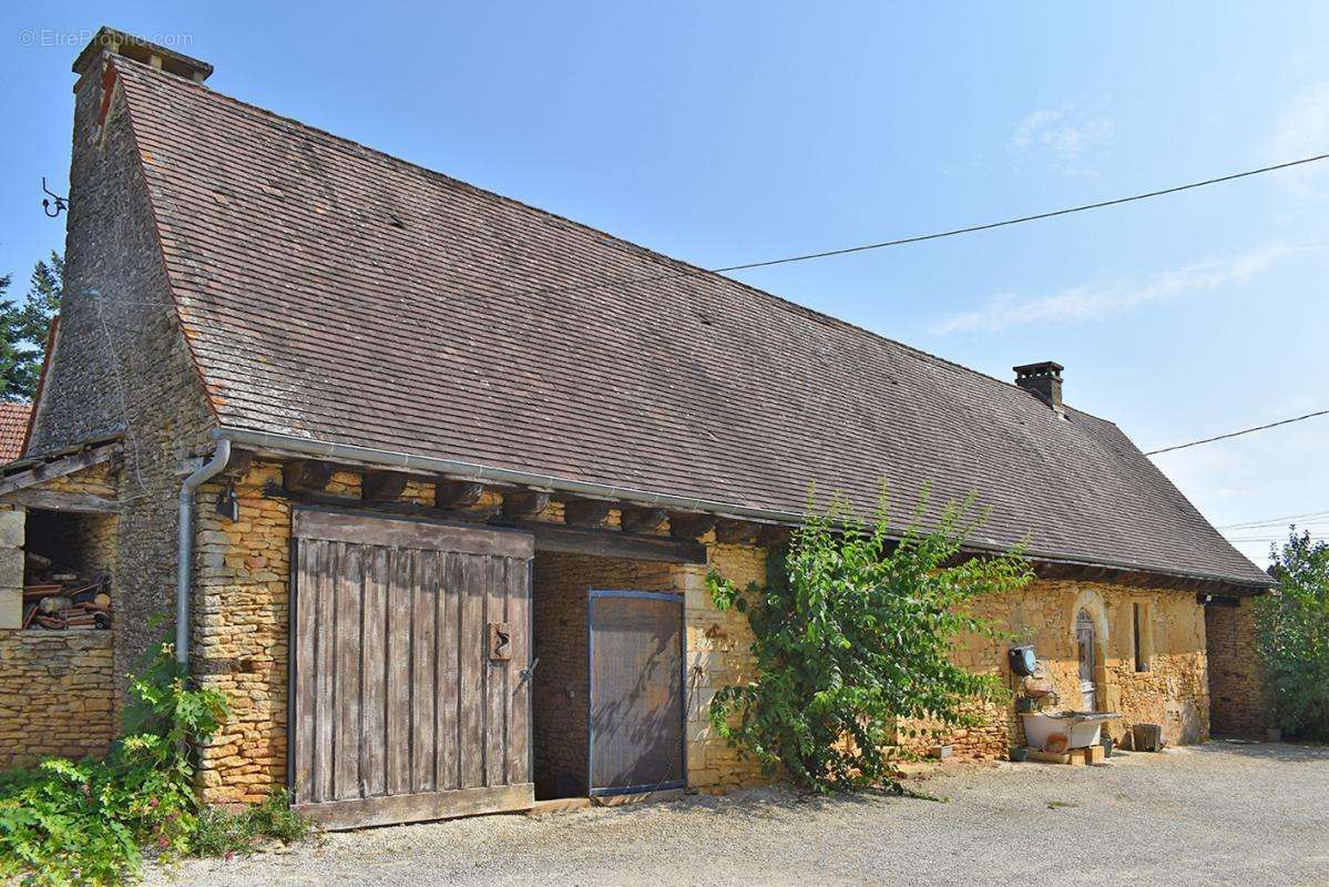 Maison à SAINT-GENIES