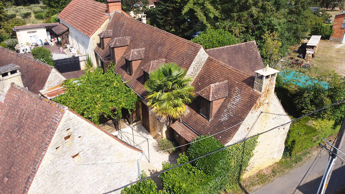 Maison à SAINT-GENIES