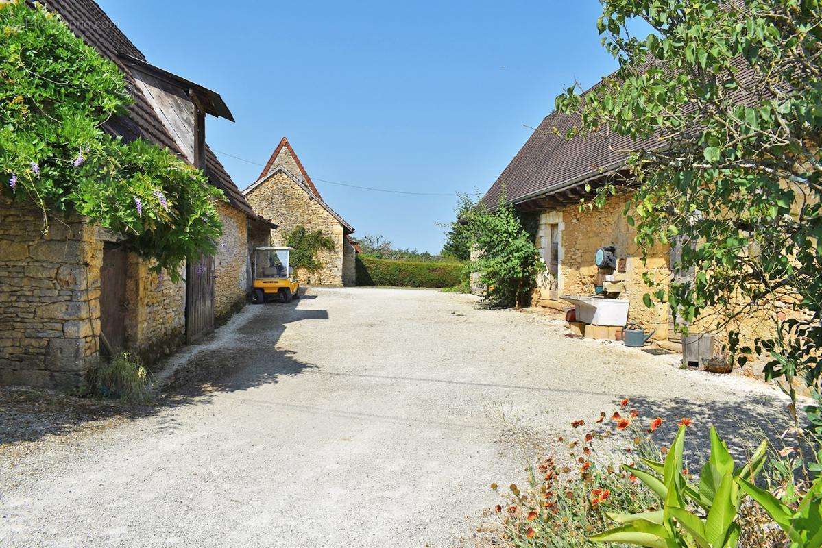 Maison à SAINT-GENIES