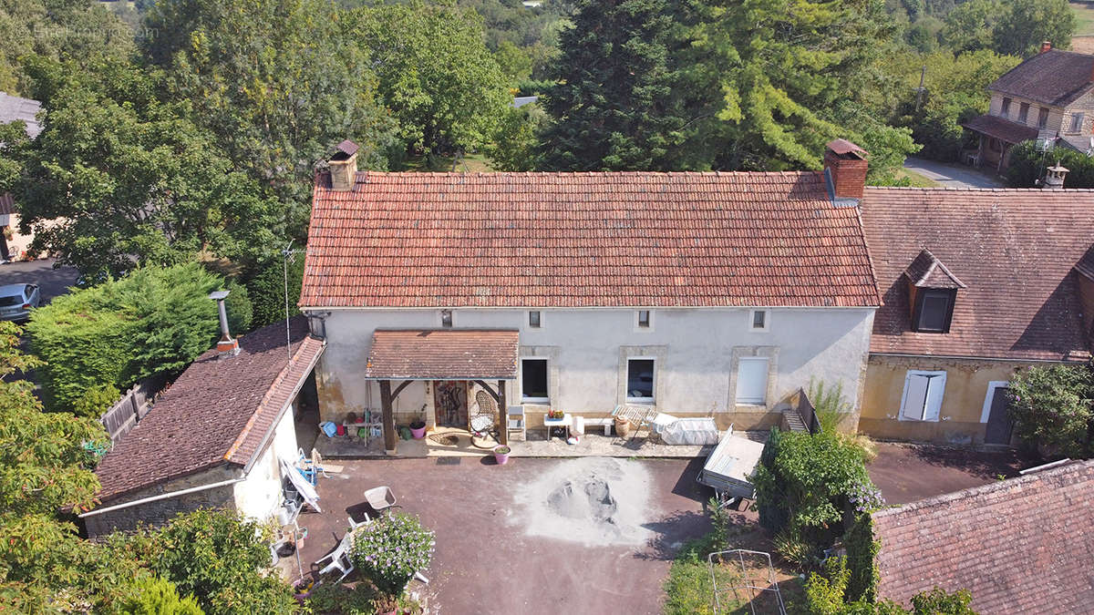 Maison à SAINT-GENIES