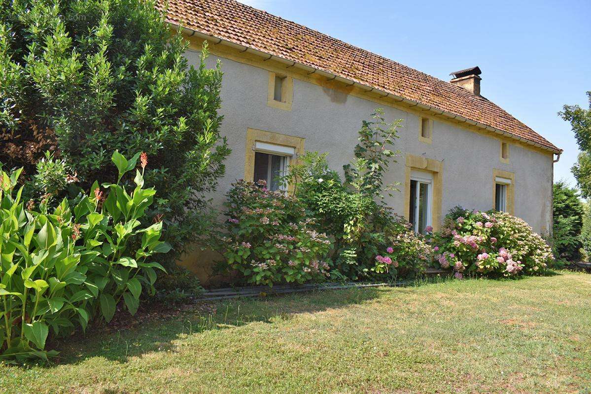 Maison à SAINT-GENIES