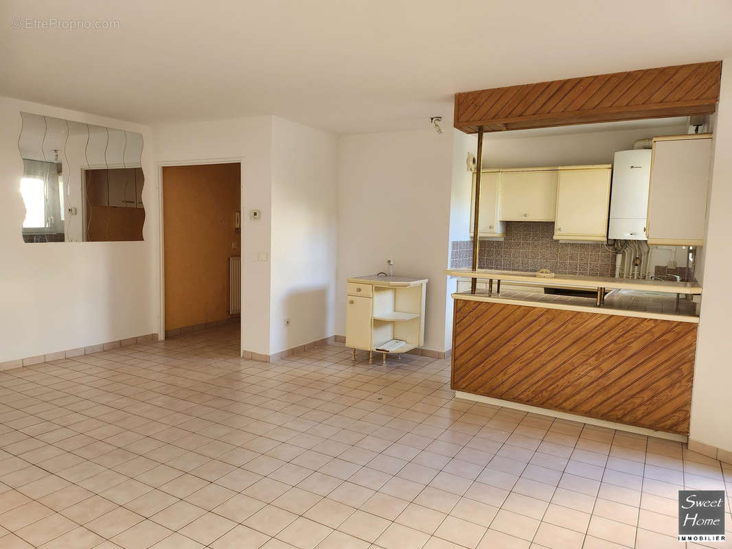 Appartement à MAGNY-LES-HAMEAUX