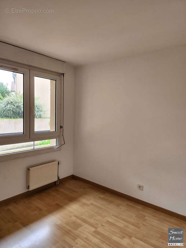 Appartement à MAGNY-LES-HAMEAUX