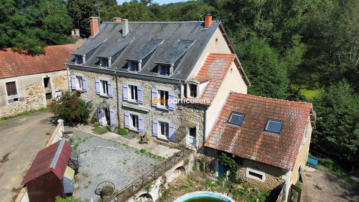 Maison à SAINT-JEANVRIN