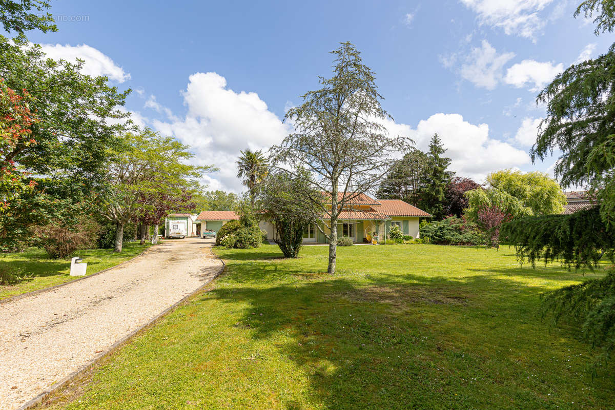 Maison à SAUBRIGUES