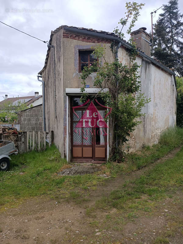 Maison à NUEIL-LES-AUBIERS