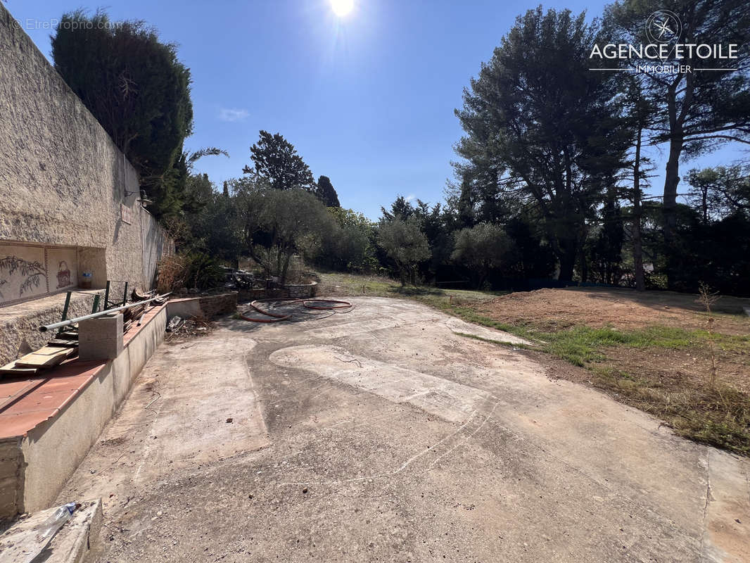 Terrain à AUBAGNE