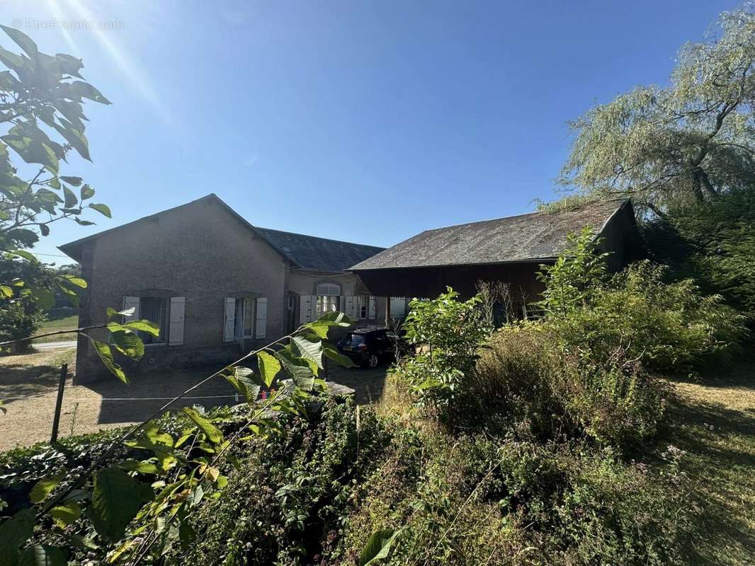 Maison à SAINT-PIERRE-DE-FURSAC