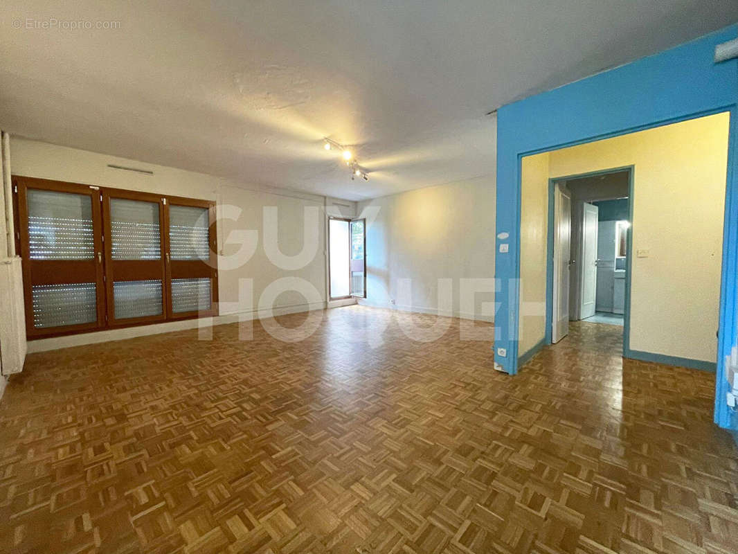 Appartement à NANTERRE