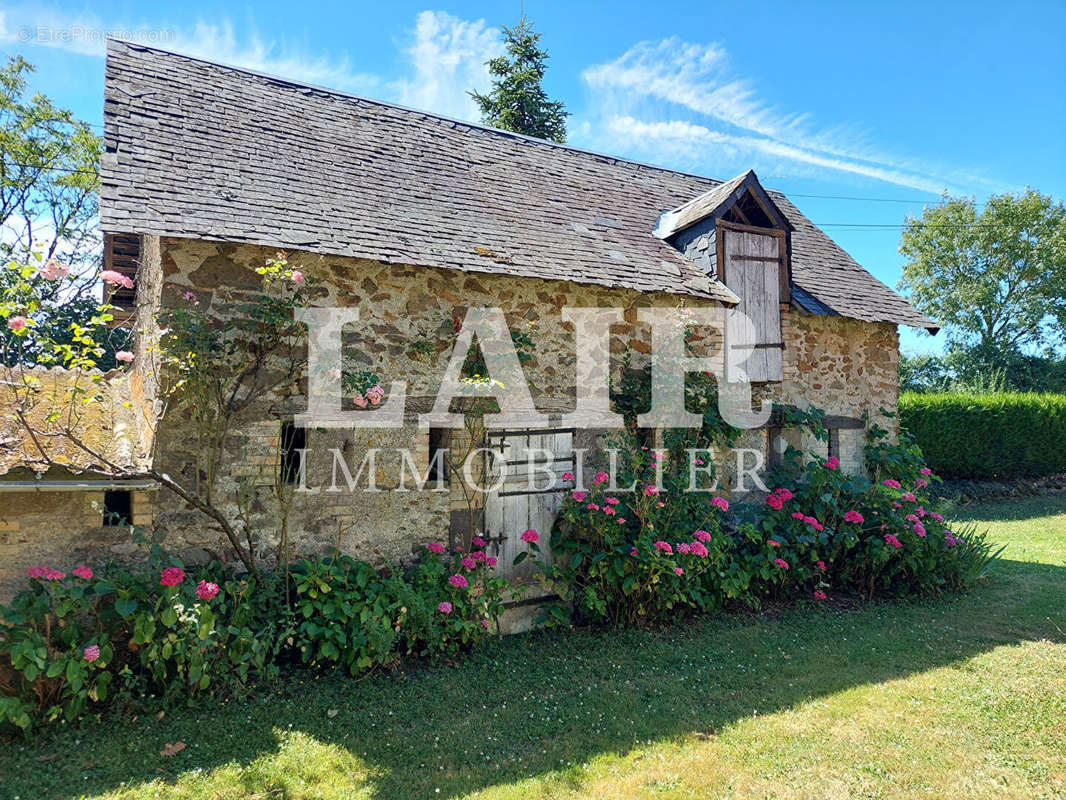 Maison à DOUILLET