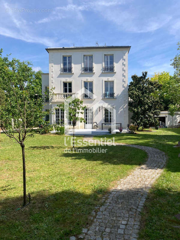 Maison à MAISONS-LAFFITTE