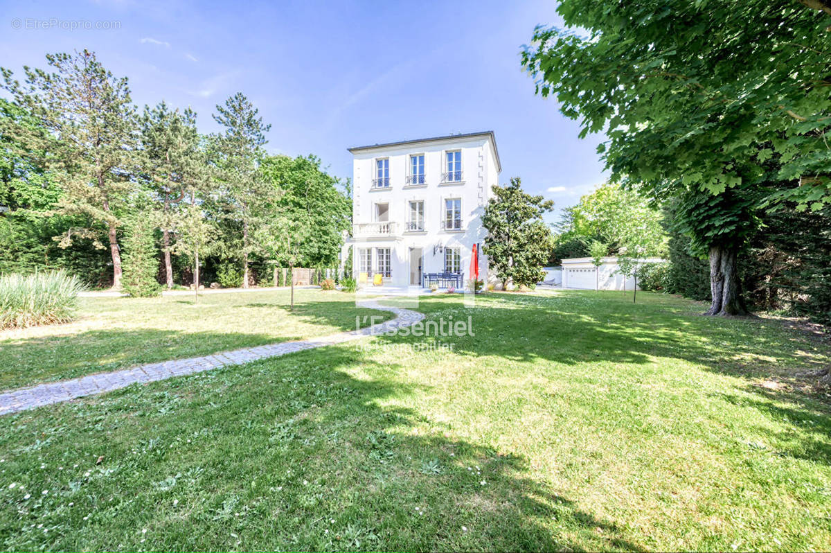 Maison à MAISONS-LAFFITTE