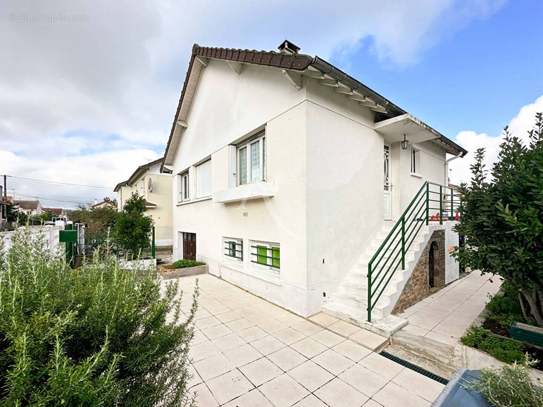 Maison à CARRIERES-SOUS-POISSY