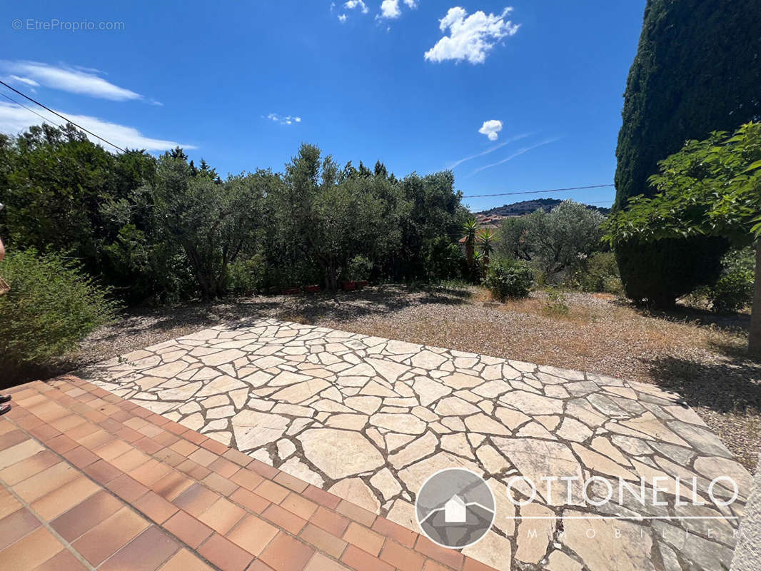 Maison à ROQUEBRUNE-SUR-ARGENS