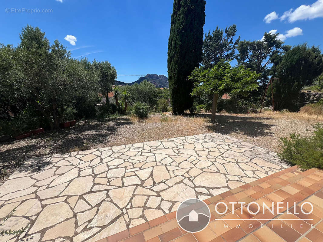 Maison à ROQUEBRUNE-SUR-ARGENS