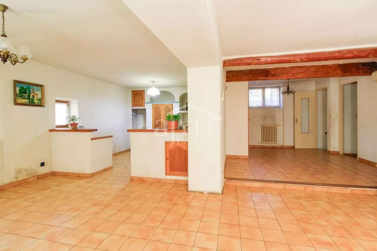 Appartement à ROGNES