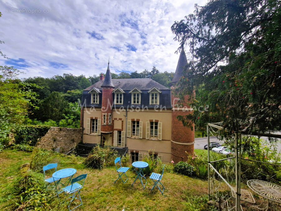 Maison à NERIS-LES-BAINS