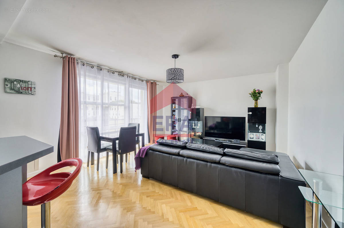 Appartement à NANTERRE