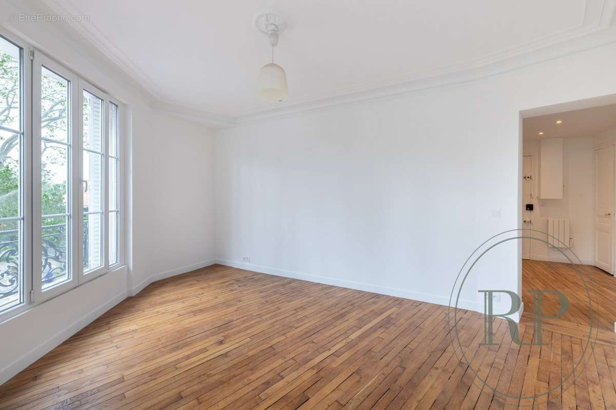 Appartement à PARIS-15E