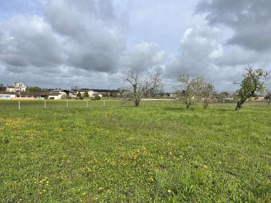 Terrain à GERMIGNAC