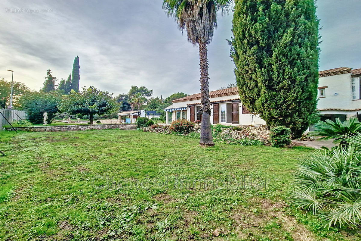 Maison à MOUGINS