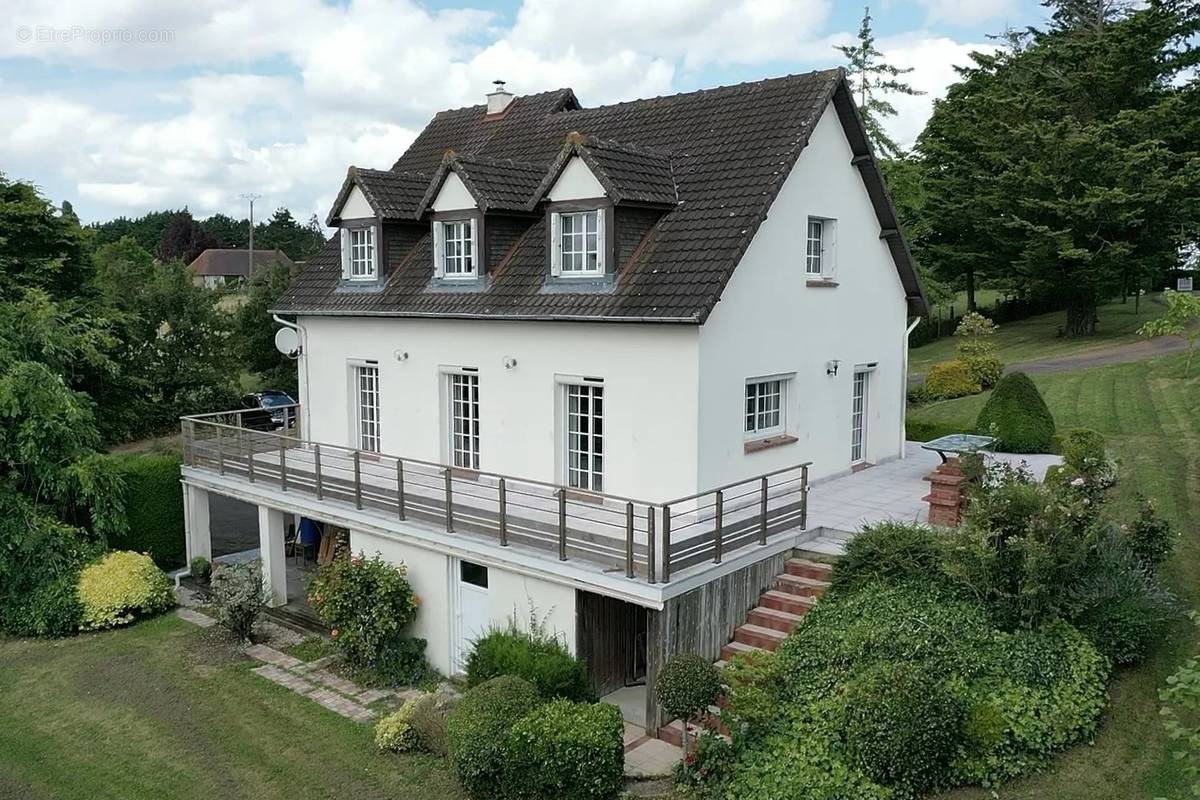 Maison à SAINT-JULIEN-LE-FAUCON