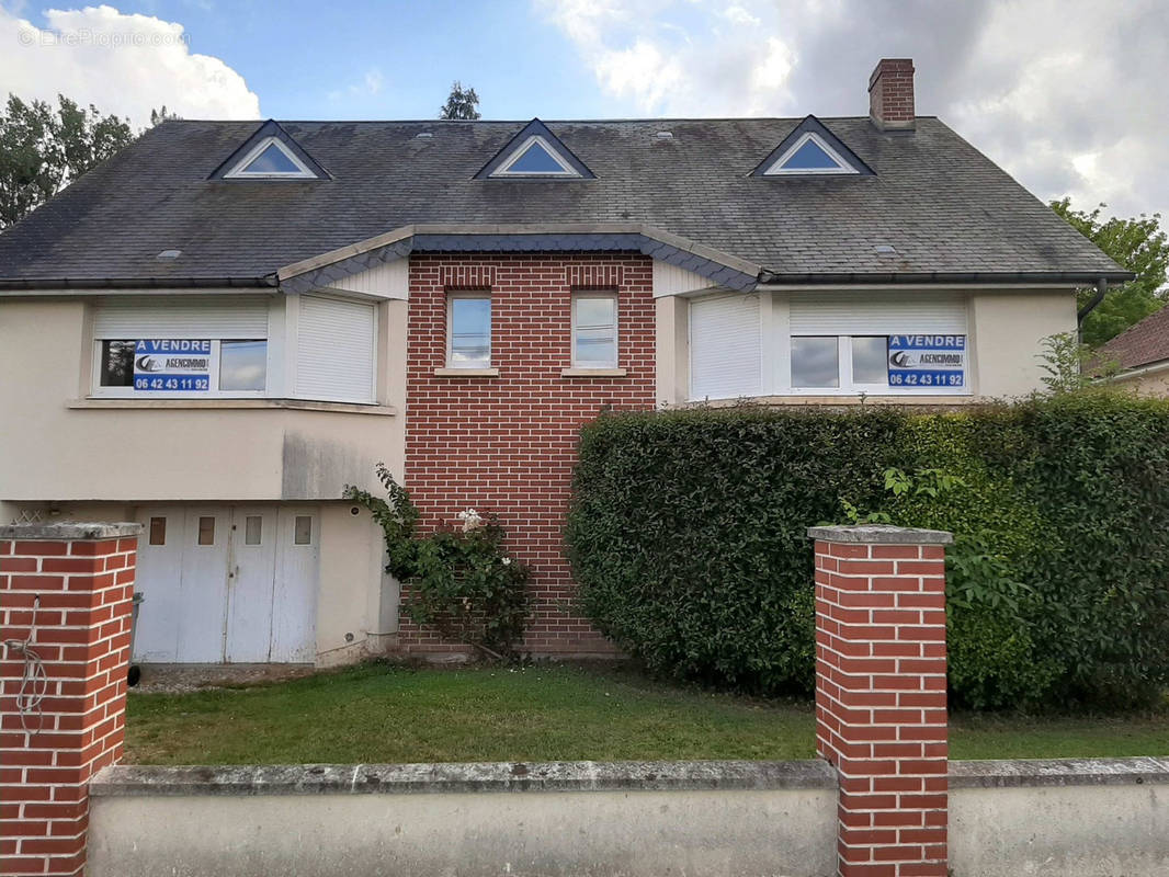 Maison à MILLY-SUR-THERAIN