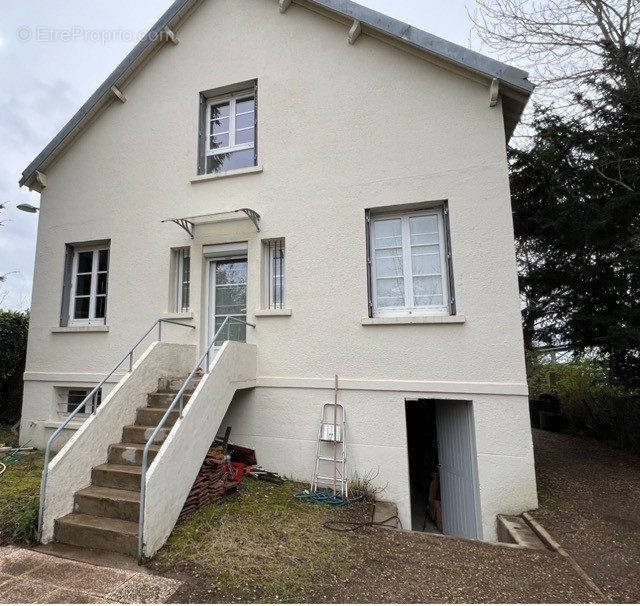 Maison à SAINT-CYR-SUR-LOIRE