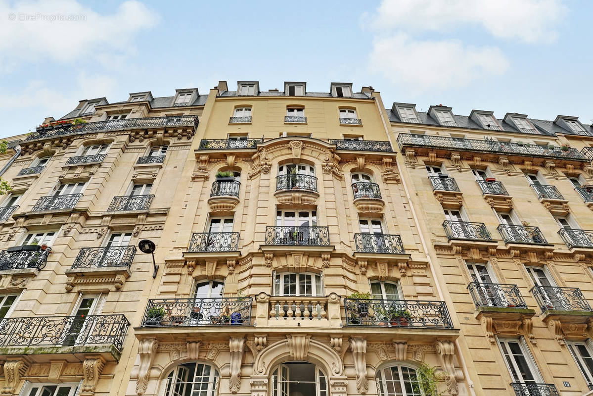 Appartement à PARIS-18E