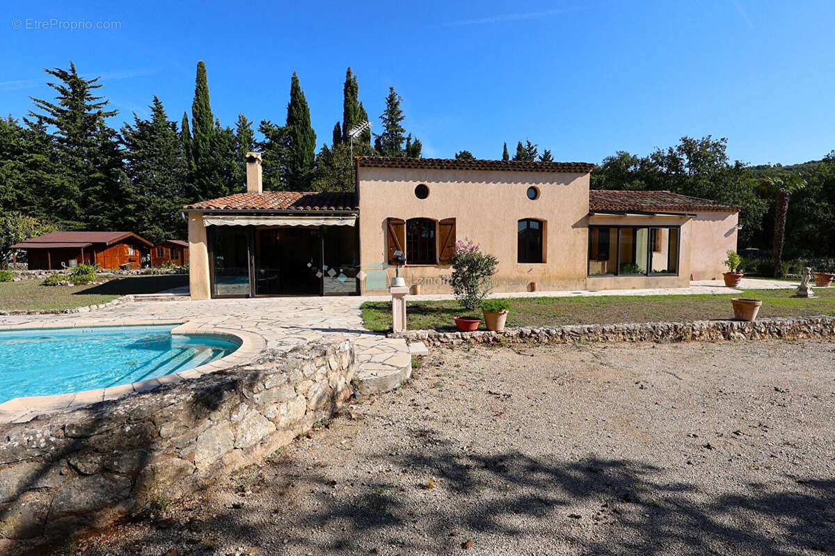 Maison à SAINT-CEZAIRE-SUR-SIAGNE