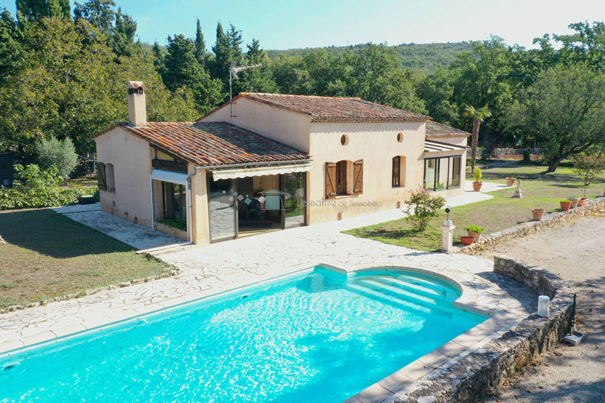 Maison à SAINT-CEZAIRE-SUR-SIAGNE